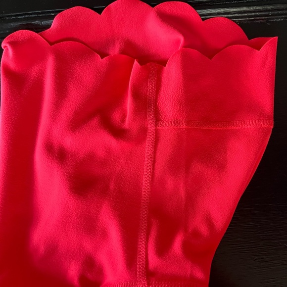 UPF 50+ Luxletic Scallop Tank and Bike Short Matching Set, Size Medium - Picture 11 of 14